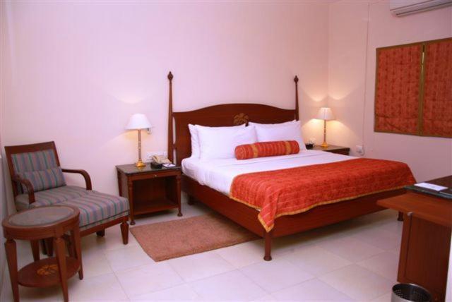 The Lalit Traveller Khajuraho Hotel Exterior foto