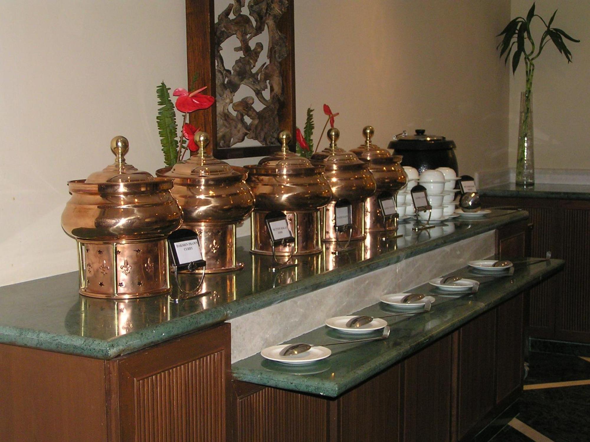 The Lalit Traveller Khajuraho Hotel Exterior foto