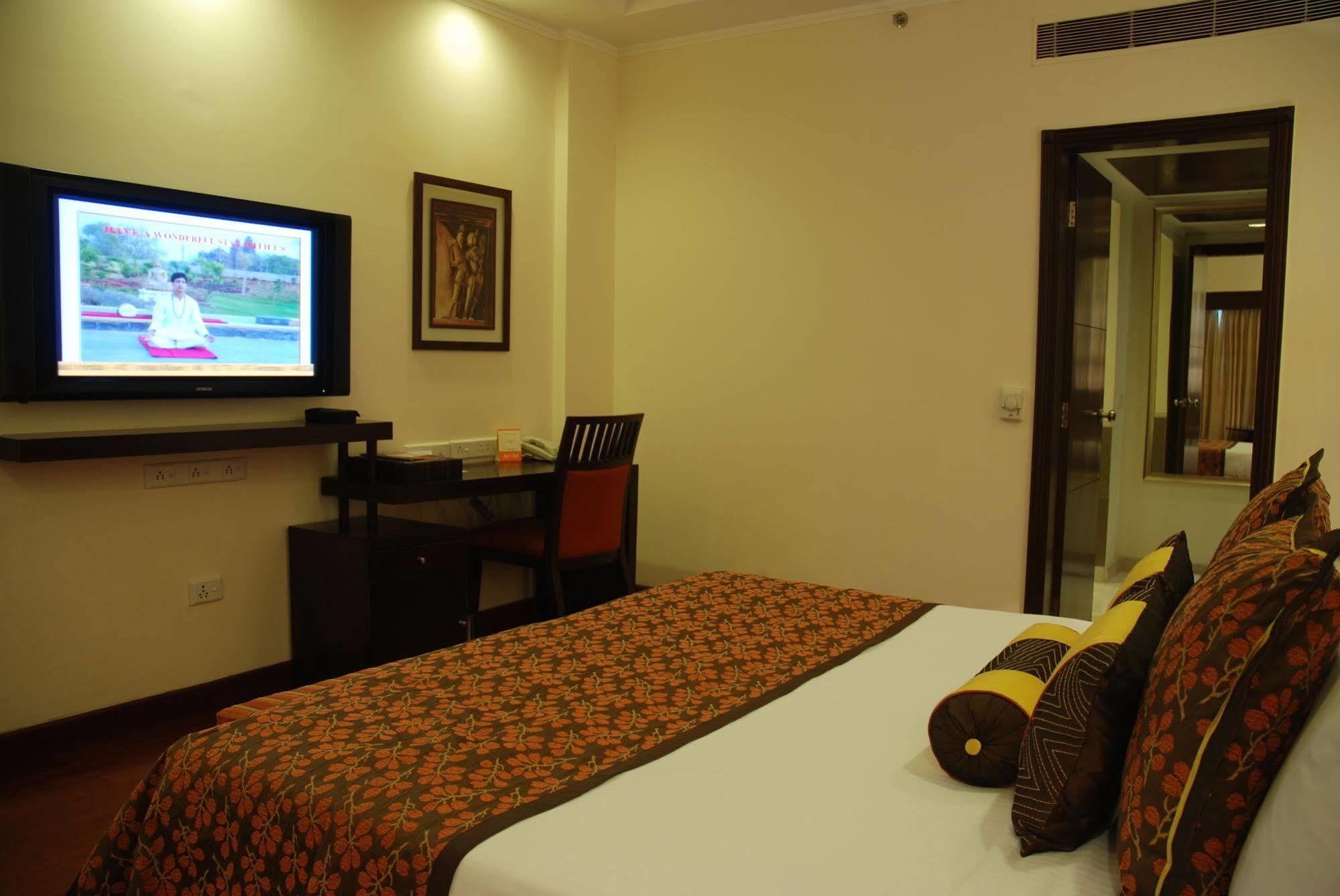 The Lalit Traveller Khajuraho Hotel Exterior foto
